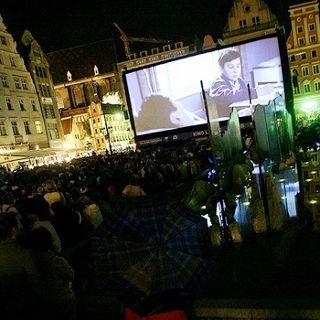 Kino plenerowe – pokazy na Rynku