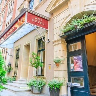 MFK:  24 h kryminał w Art Hotelu